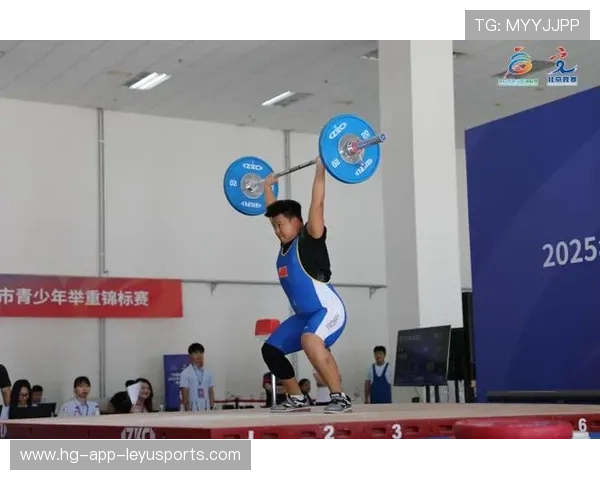 举重俱乐部推动青少年训练的电子化档案与数据分析，举重队比赛